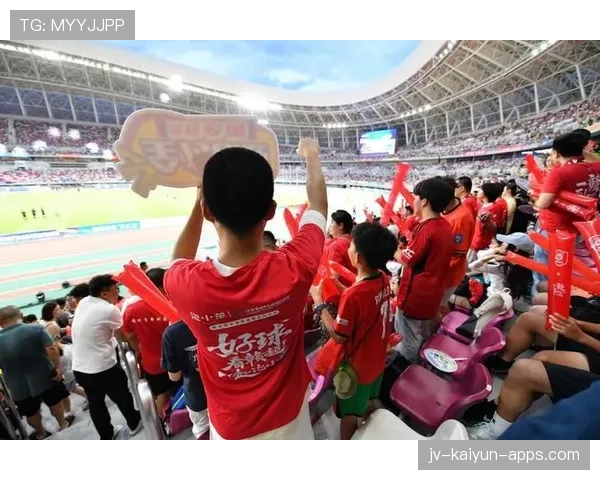 四万多人现场见证赣州队获得2025年“赣超”冠军